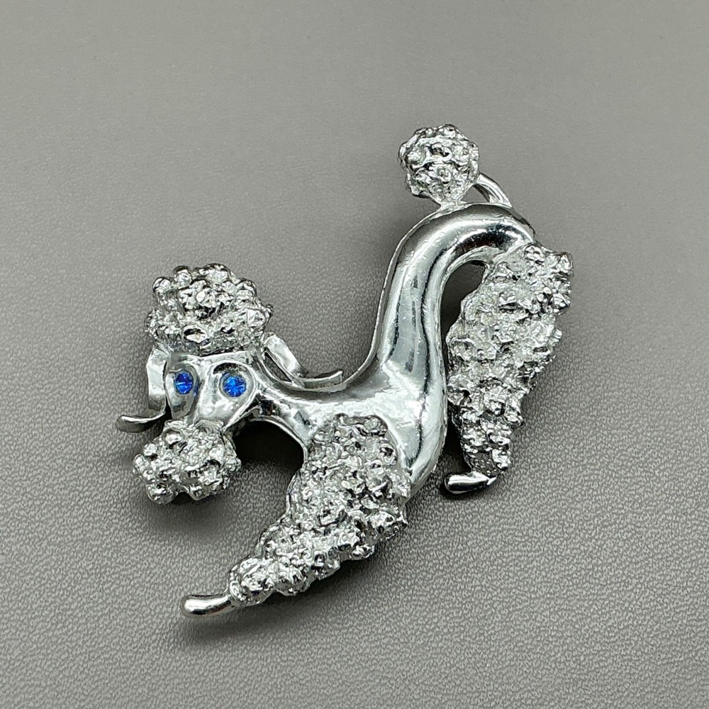 Gerrys Brooch Womens Silver Poodle Dog Blue Eye Textured Vintage Pin 2.25 Inches